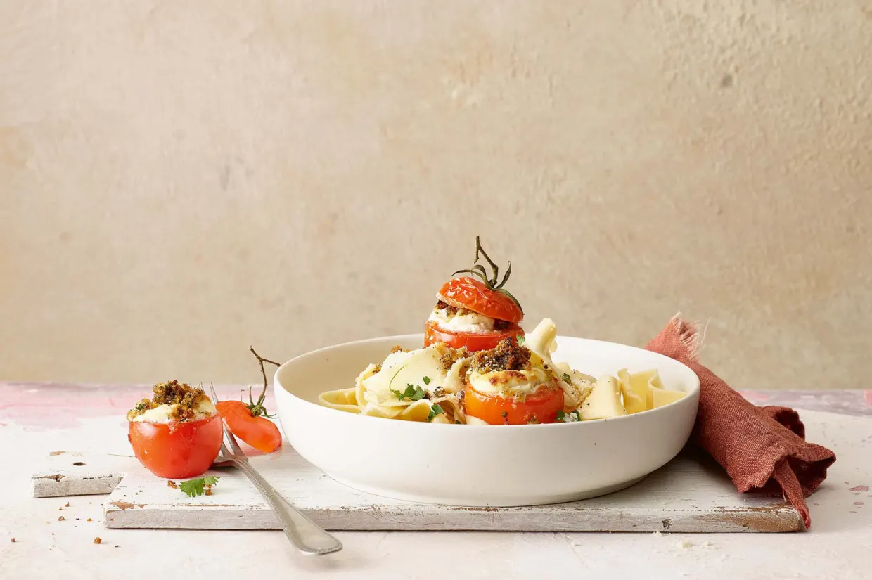 Gefüllte Tomaten mit Pappardelle